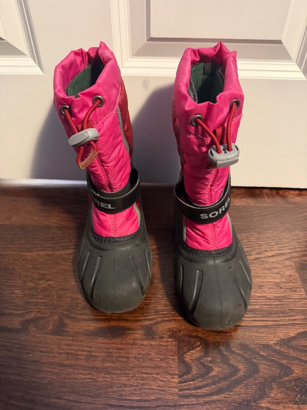 Sorel snow boots excellent condition! Girls size 13